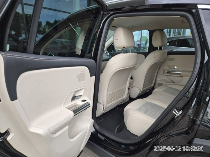 Mercedes EQA