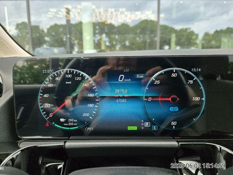 Mercedes EQA