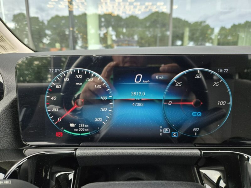Mercedes EQA