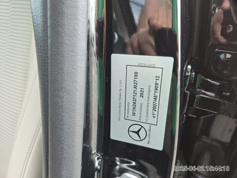 Mercedes EQA
