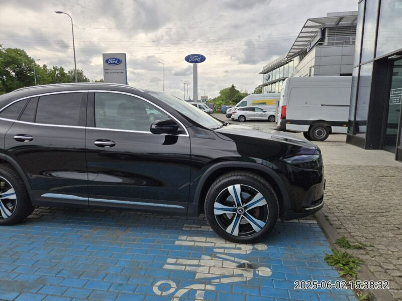 Mercedes EQA