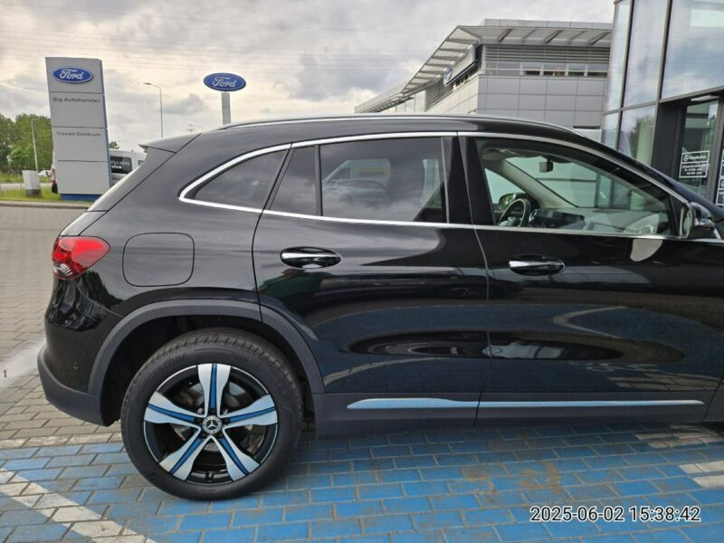 Mercedes EQA