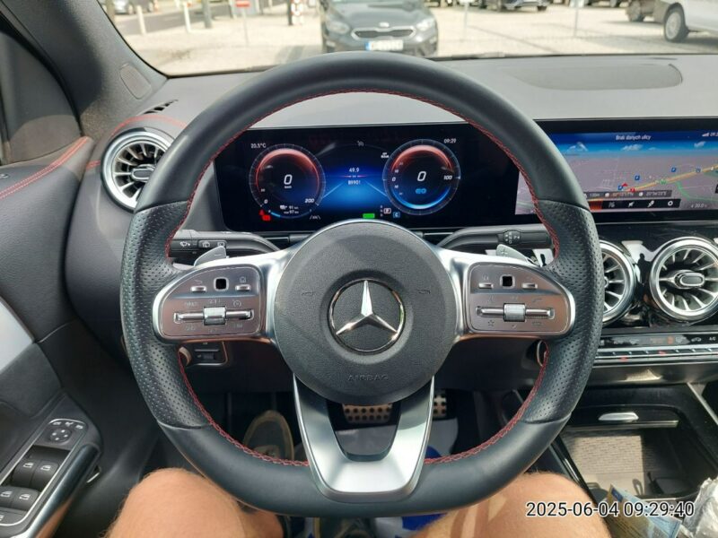 Mercedes EQA