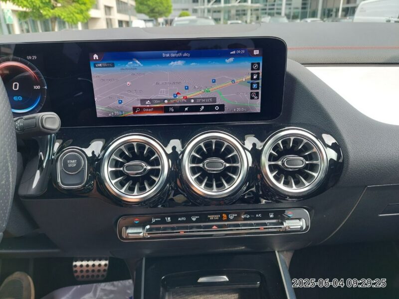Mercedes EQA
