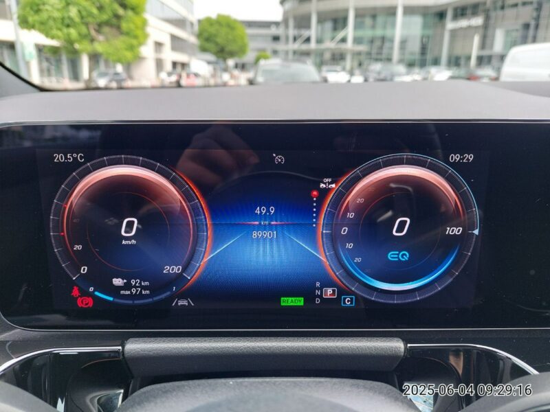 Mercedes EQA