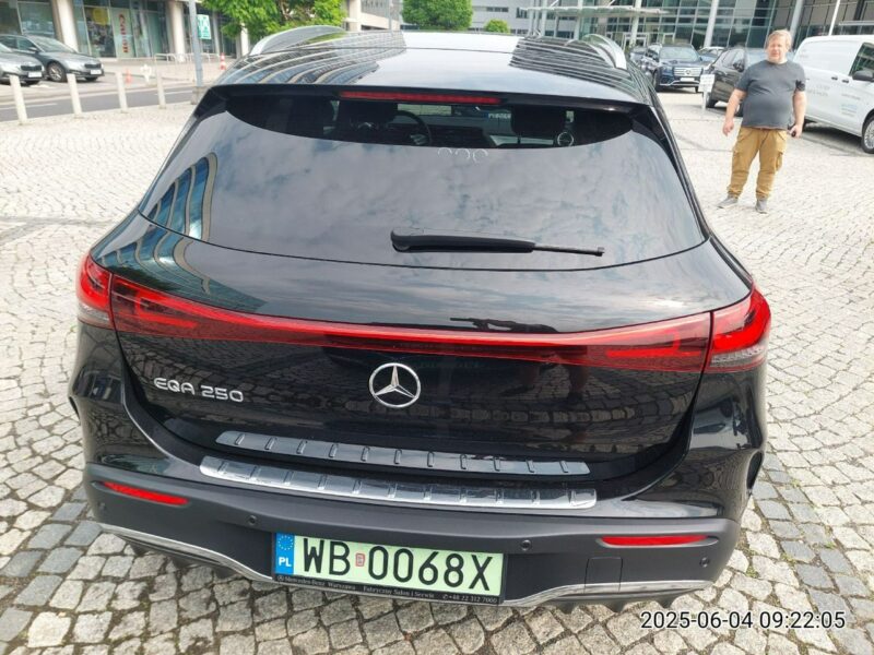 Mercedes EQA
