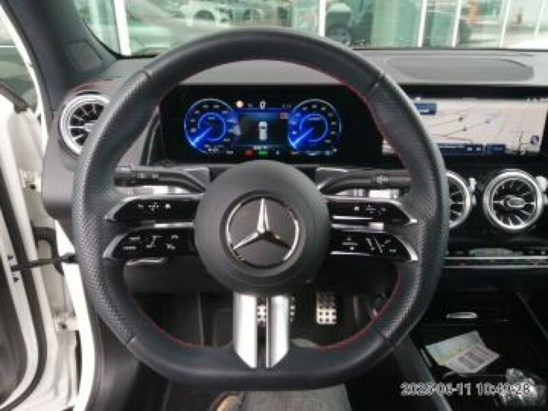 Mercedes EQB