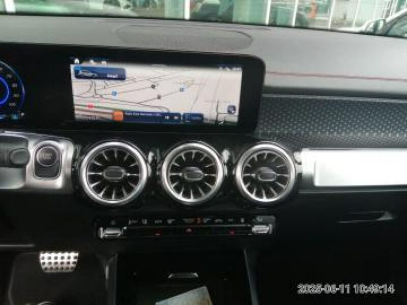 Mercedes EQB