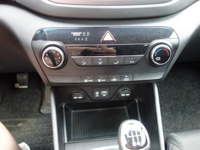 Hyundai Tucson HYUNDAI TUCSON 4WD III (2015-2020)
