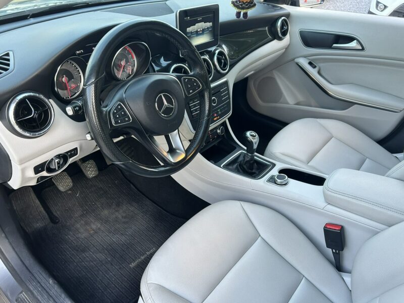 Mercedes CLA 200 I (2013-2019)