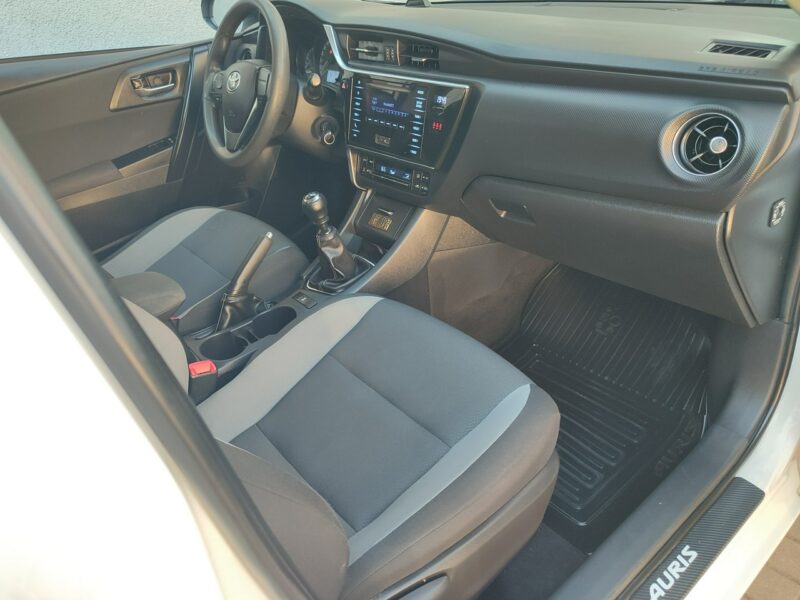 Toyota Auris salon RP. klimatronik zadbana Gwarancja II (2012-)