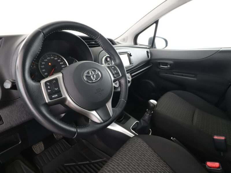 Toyota Yaris niski przebieg kamera ks.serwisowa III (2011-2019)