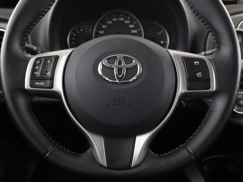 Toyota Yaris niski przebieg kamera ks.serwisowa III (2011-2019)