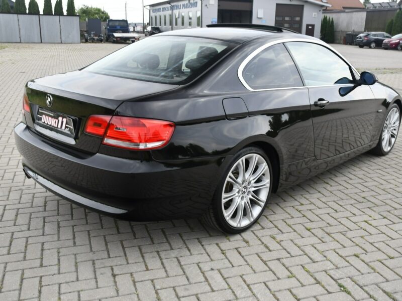 BMW 325 2,5benz Coupe/Skóry.Klimatr 2 str.Szyberdach.Parktronic.El.Fotele.OKAZ E90 (2005-2012)