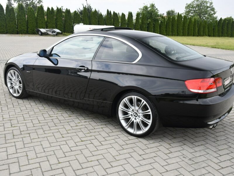 BMW 325 2,5benz Coupe/Skóry.Klimatr 2 str.Szyberdach.Parktronic.El.Fotele.OKAZ E90 (2005-2012)
