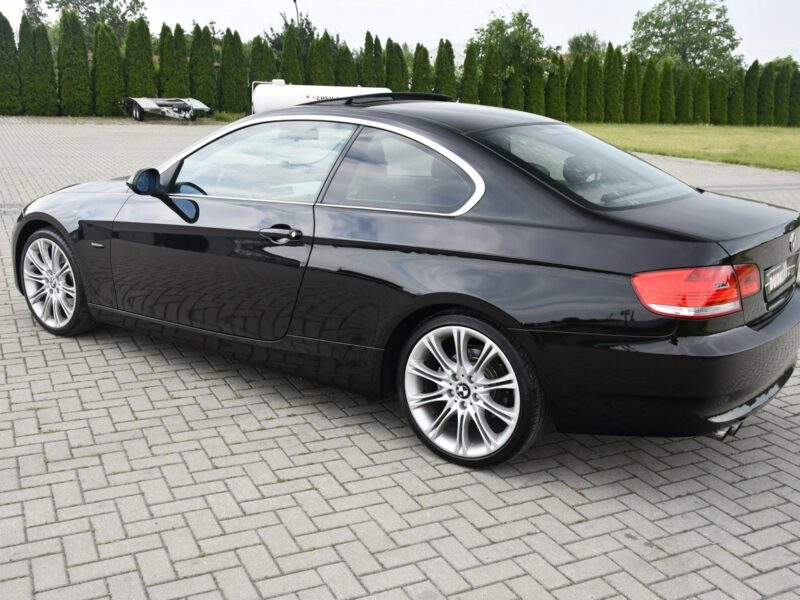 BMW 325 2,5benz Coupe/Skóry.Klimatr 2 str.Szyberdach.Parktronic.El.Fotele.OKAZ E90 (2005-2012)