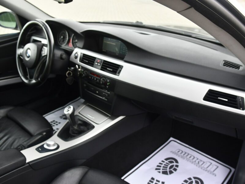 BMW 325 2,5benz Coupe/Skóry.Klimatr 2 str.Szyberdach.Parktronic.El.Fotele.OKAZ E90 (2005-2012)