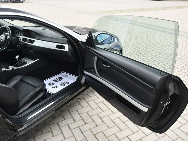 BMW 325 2,5benz Coupe/Skóry.Klimatr 2 str.Szyberdach.Parktronic.El.Fotele.OKAZ E90 (2005-2012)