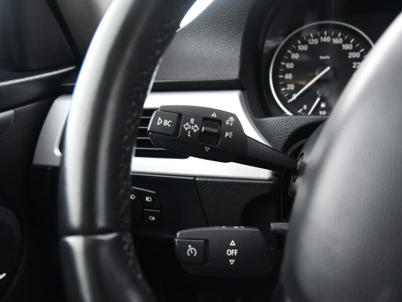 BMW 325 2,5benz Coupe/Skóry.Klimatr 2 str.Szyberdach.Parktronic.El.Fotele.OKAZ E90 (2005-2012)