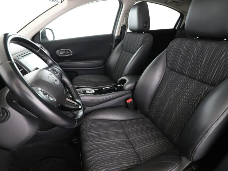 Honda HR-V automat panorama navi kamera półskóra grzane fotele klima-auto tempoma II (2015-2021)