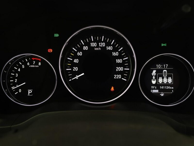 Honda HR-V automat panorama navi kamera półskóra grzane fotele klima-auto tempoma II (2015-2021)