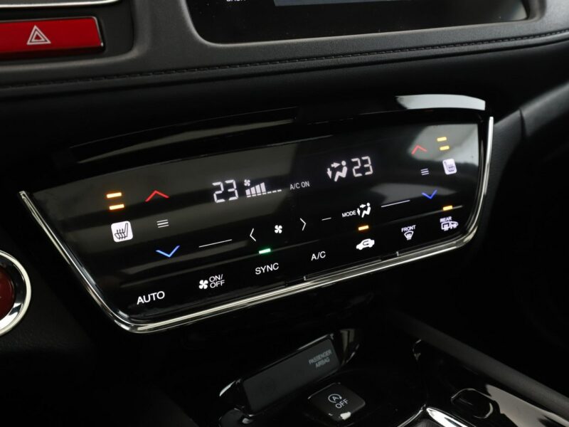 Honda HR-V automat panorama navi kamera półskóra grzane fotele klima-auto tempoma II (2015-2021)