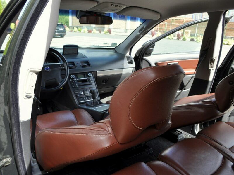 Volvo XC 90 2.4D(185KM)*Xenon*Navi*El.Fotele*Skóry*7-Foteli*2xParktr*Alu17"FUL*ASO I (2002-2014)