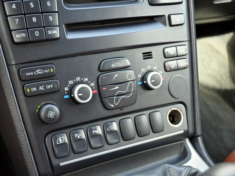 Volvo XC 90 2.4D(185KM)*Xenon*Navi*El.Fotele*Skóry*7-Foteli*2xParktr*Alu17"FUL*ASO I (2002-2014)
