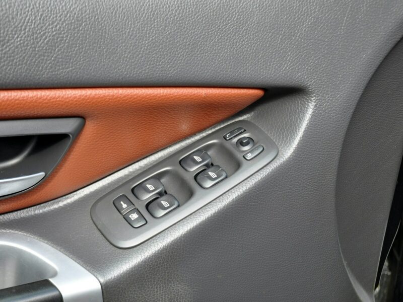 Volvo XC 90 2.4D(185KM)*Xenon*Navi*El.Fotele*Skóry*7-Foteli*2xParktr*Alu17"FUL*ASO I (2002-2014)