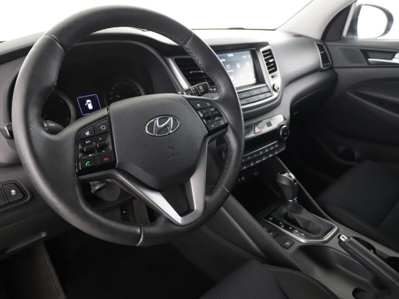 Hyundai Tucson Automat navi klima auto kamera i czujniki parkowania grzane fotele III (2015-2020)
