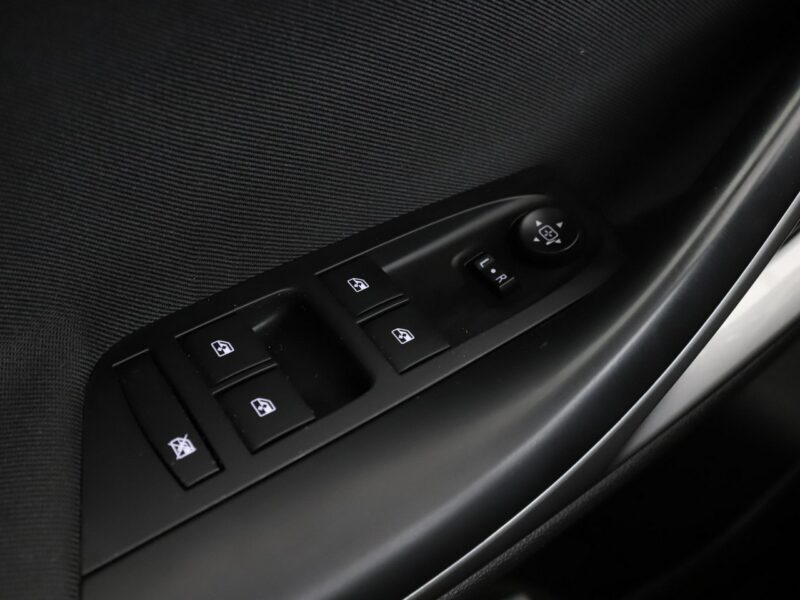 Opel Astra klima auto navi czujniki parkowania K (2015-2021)