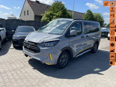 Ford Transit Custom 8 osobowy AWD Klimatronik Podgrzewanie Virtual cockpit