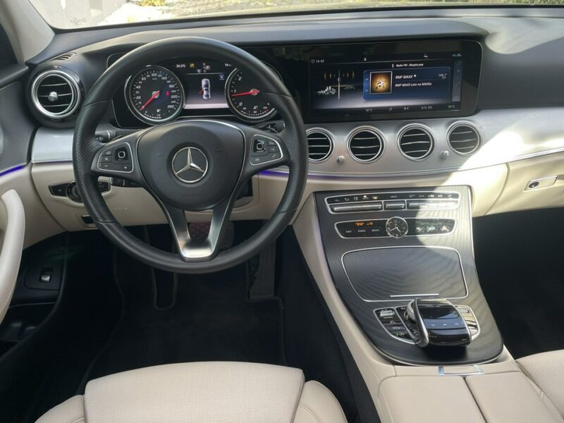 Mercedes E 220 220D 195KM 4Matic - Burmester Full Led Kamery 360 Martwe Pole W213 (2016-)