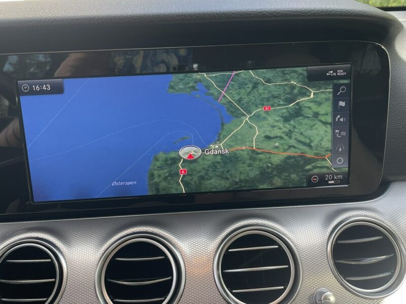Mercedes E 220 220D 195KM 4Matic - Burmester Full Led Kamery 360 Martwe Pole W213 (2016-)