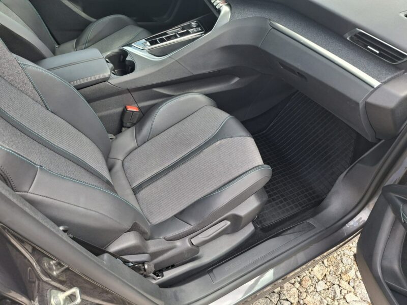 Peugeot 3008 II (2016-)