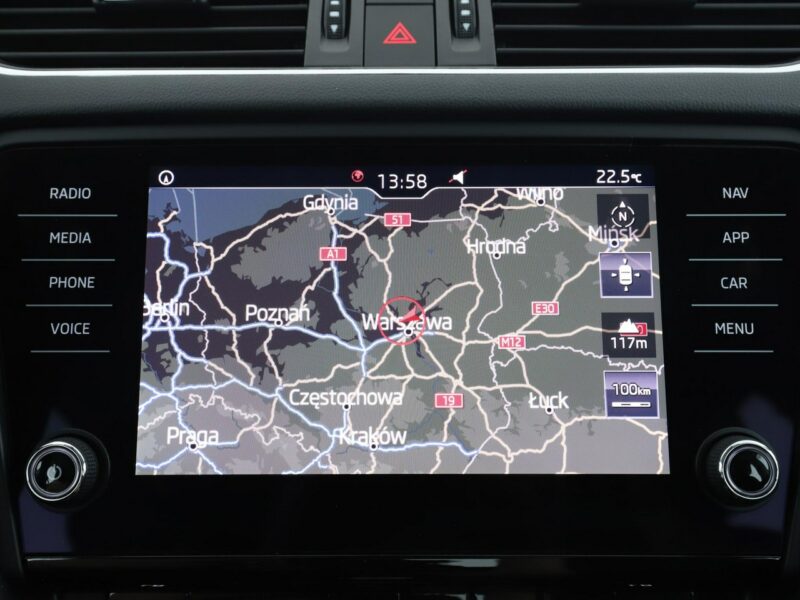 Škoda Octavia automat navi kamera PDC climatronic ACC III (2013-)
