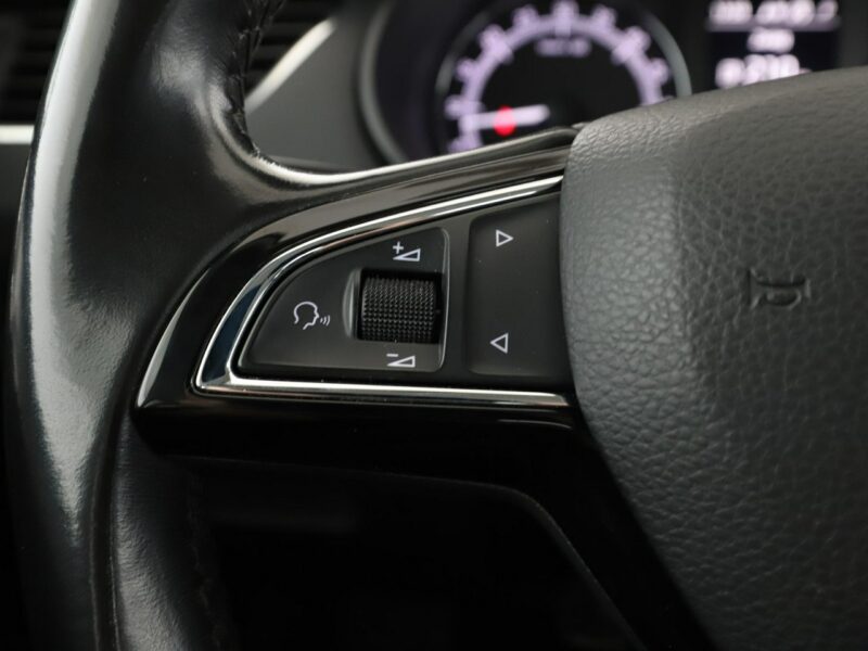 Škoda Octavia automat navi kamera PDC climatronic ACC III (2013-)
