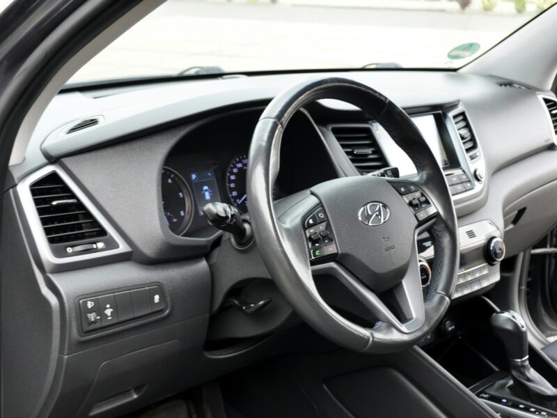 Hyundai Tucson 1.7CRDi(141KM)*Led*Navi*Kamera*Grzana Kierowni*Welur*Reling*Alu17"ASO III (2015-2020)