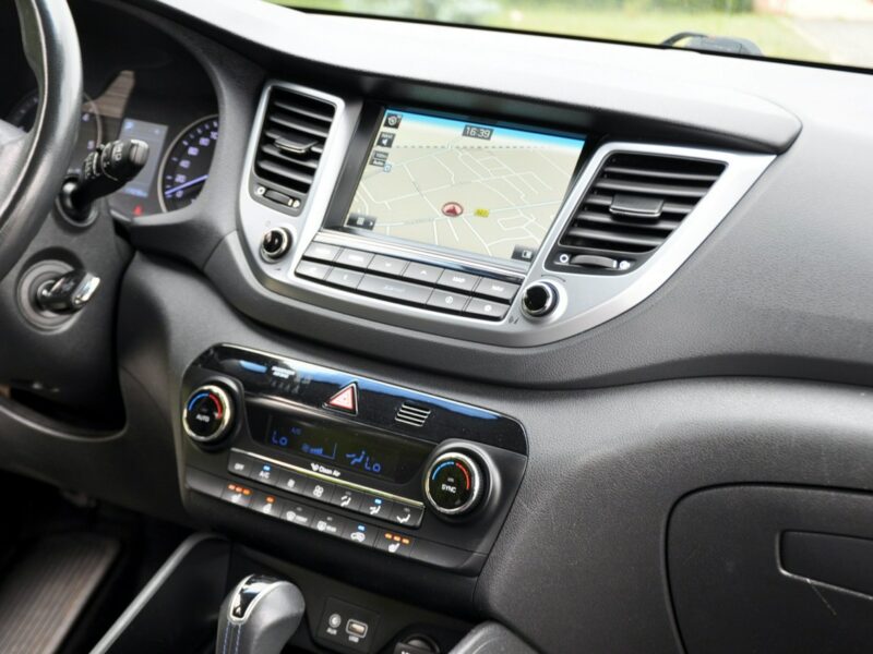 Hyundai Tucson 1.7CRDi(141KM)*Led*Navi*Kamera*Grzana Kierowni*Welur*Reling*Alu17"ASO III (2015-2020)