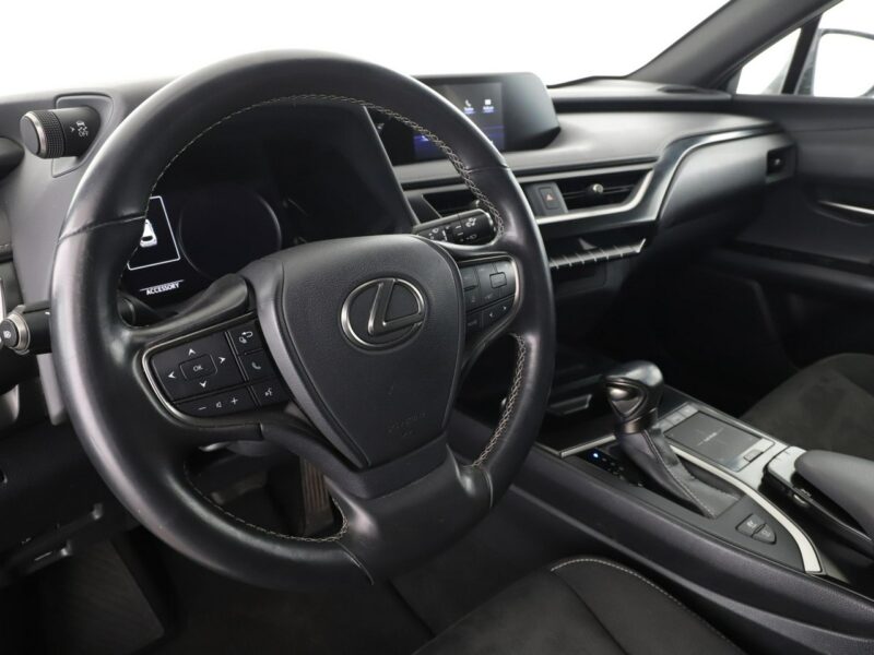 Lexus UX Executive Line alcantara navi ACC LED PDC-kamera