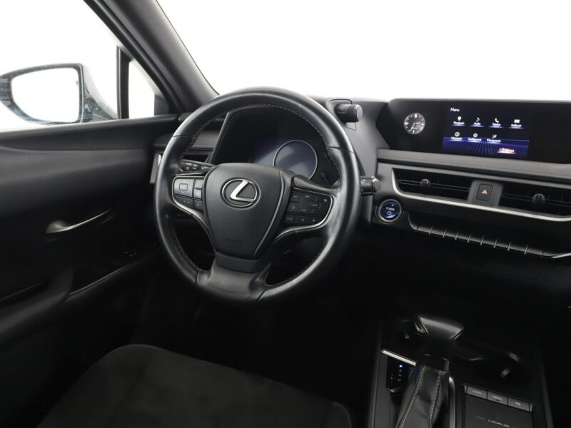Lexus UX Executive Line alcantara navi ACC LED PDC-kamera