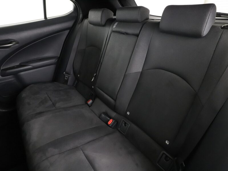 Lexus UX Executive Line alcantara navi ACC LED PDC-kamera