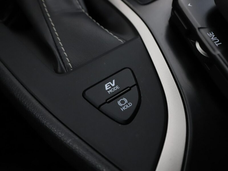 Lexus UX Executive Line alcantara navi ACC LED PDC-kamera