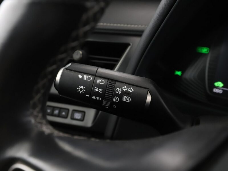 Lexus UX Executive Line alcantara navi ACC LED PDC-kamera