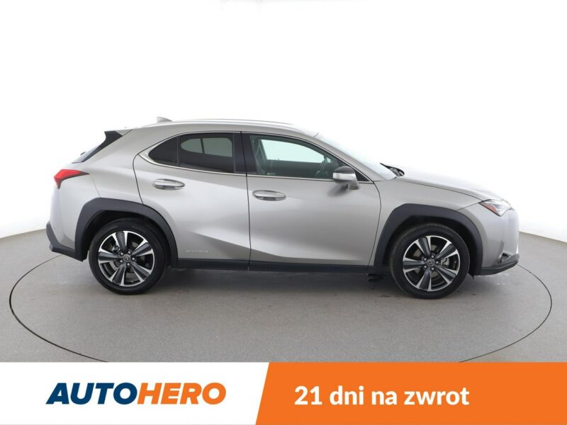 Lexus UX Executive Line alcantara navi ACC LED PDC-kamera