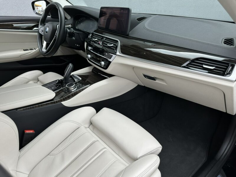 BMW 520 xDrive, 190KM, FV-23%, Fotele sportowe, Kamera cofania, Salon PL G30/G31 (2017-2023)