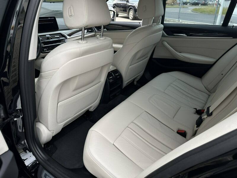 BMW 520 xDrive, 190KM, FV-23%, Fotele sportowe, Kamera cofania, Salon PL G30/G31 (2017-2023)