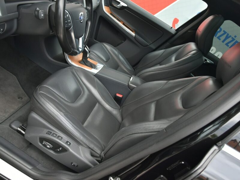 Volvo XC 60 Inscription AWD 2.4D4 190KM Automat 2016r. Salon Virtual BiX NAVi LED I (2008-2017)