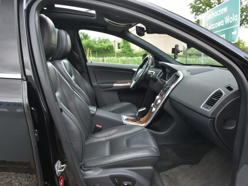 Volvo XC 60 Inscription AWD 2.4D4 190KM Automat 2016r. Salon Virtual BiX NAVi LED I (2008-2017)