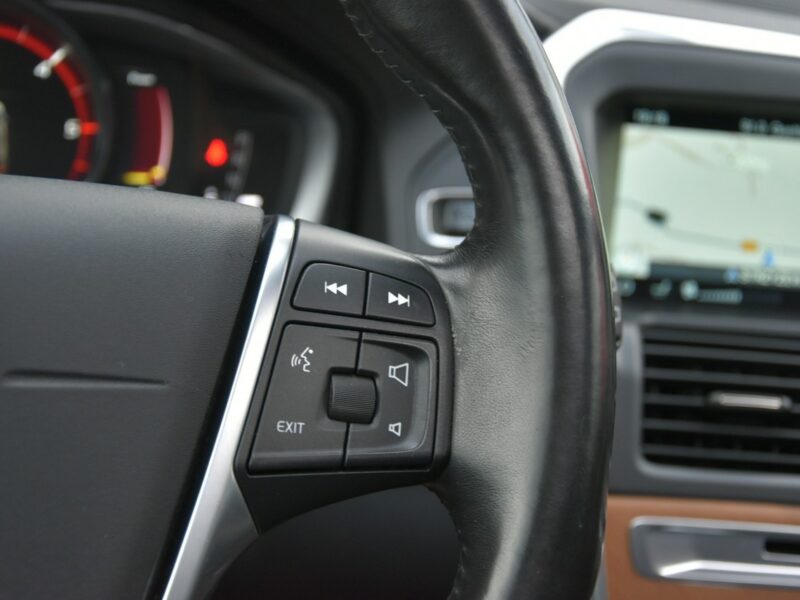 Volvo XC 60 Inscription AWD 2.4D4 190KM Automat 2016r. Salon Virtual BiX NAVi LED I (2008-2017)